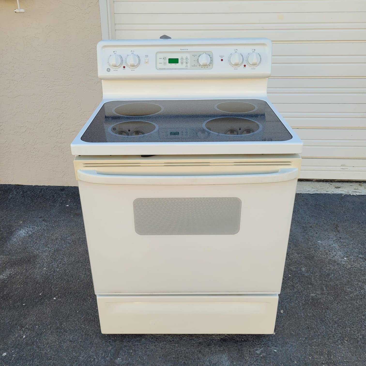 GE Spectra Electric Stove GE Spectra Electric Stove